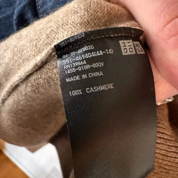 100% Cashmere Crewneck Sweater in Beige-Taupe - Picture 2 of 5